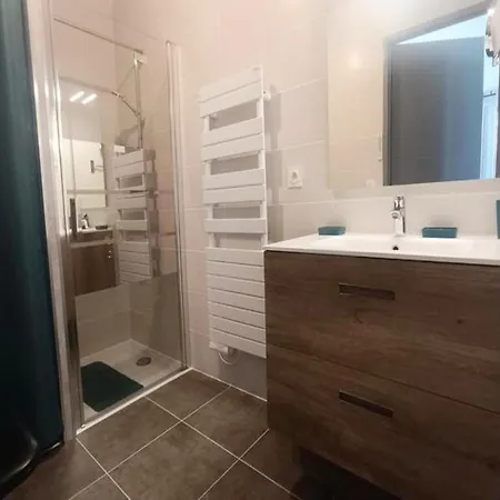 Studio For 2 People エクスレバン