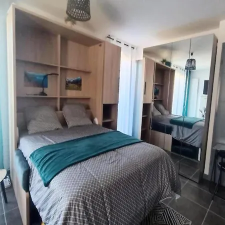Studio For 2 People
